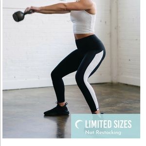 Zyia white leopard strip light n tight 6-8